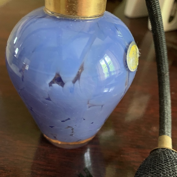 Vintage purple glass atomizer - Picture 3 of 5